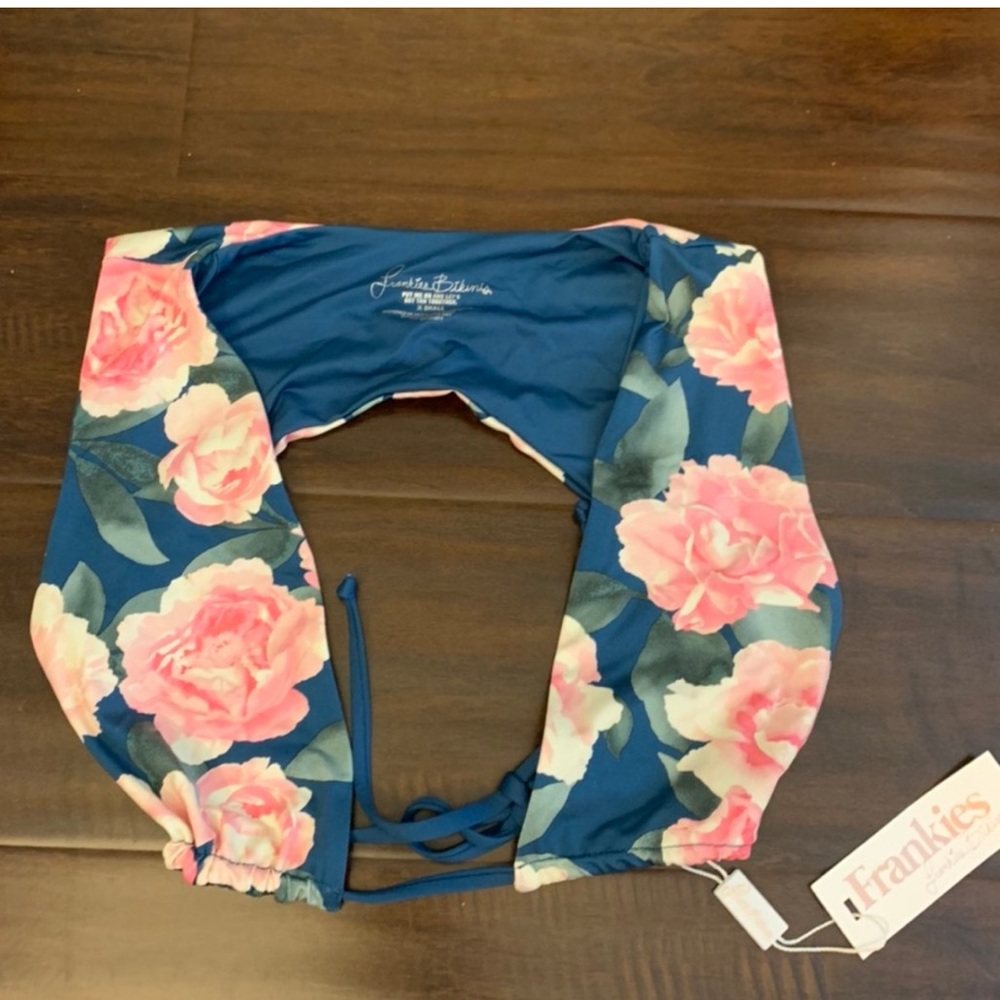 Frankies bikini “Shea” top💙💖